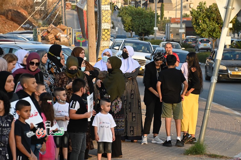 فيديو: مشاركة واسعة من اهالي وطلاب في الوقفة التنديدية ضد عنف الشرطة ويؤكدون : طلابنا ومدارسنا خط احمر ... مع غياب نواب البرلمان القسماويين ...